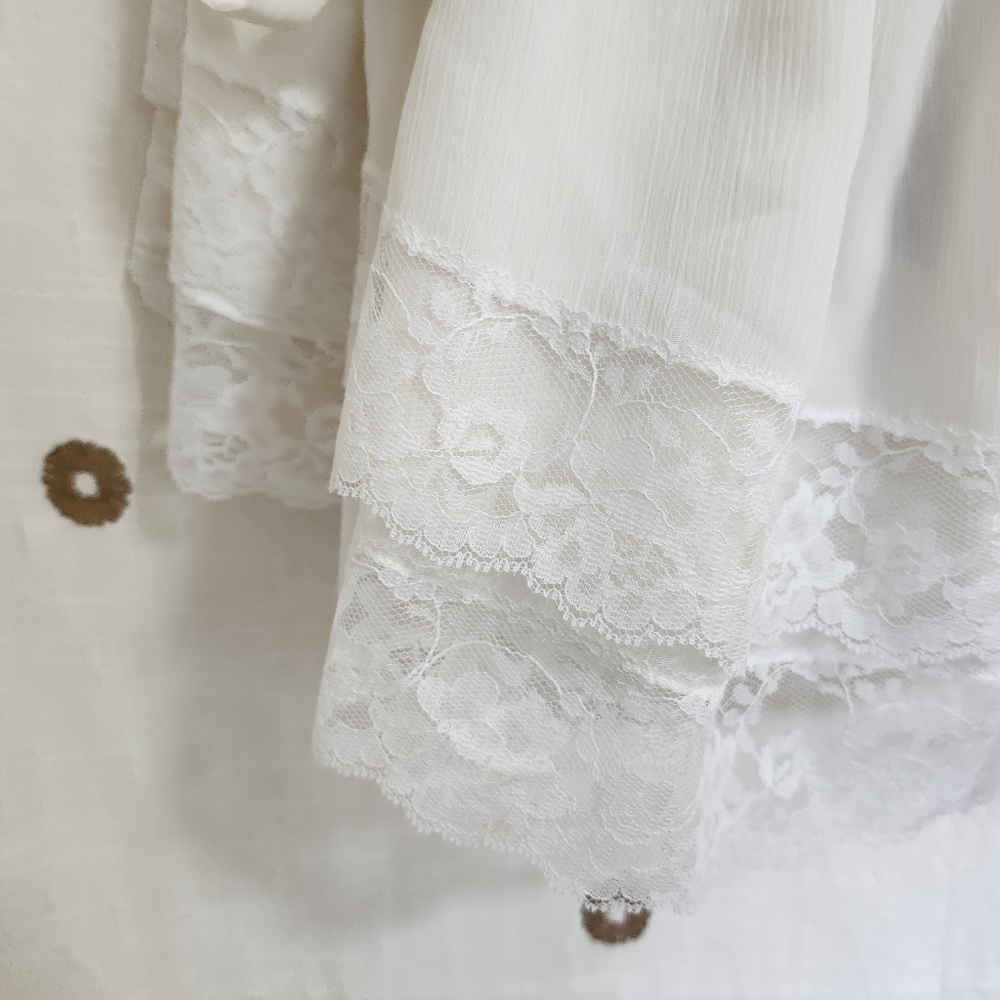 Cream Lace Ruffle Crop Top - Picture 5 of 6